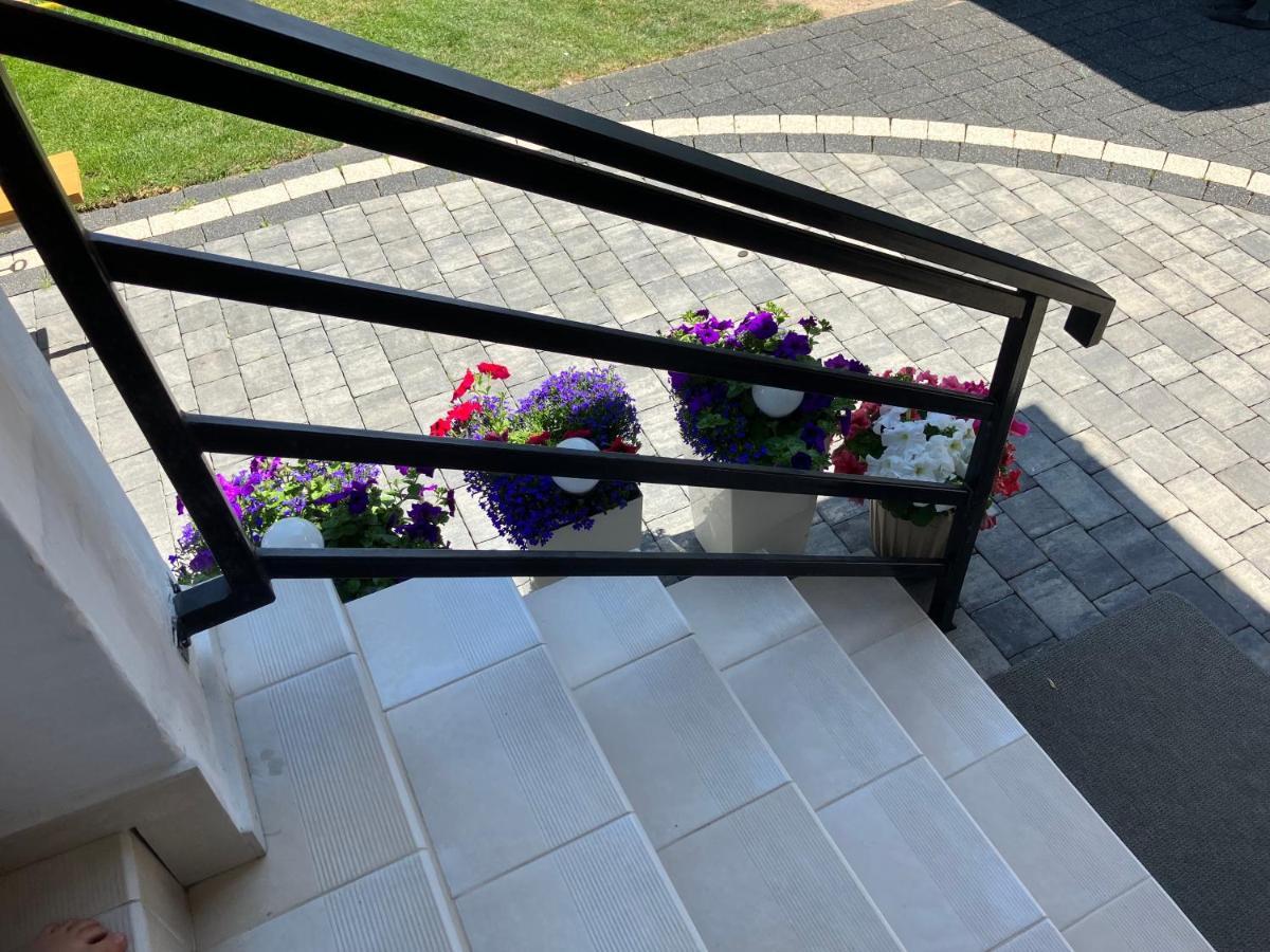Agat Pokoje Goscinne Apartamenty Pobierowo Esterno foto
