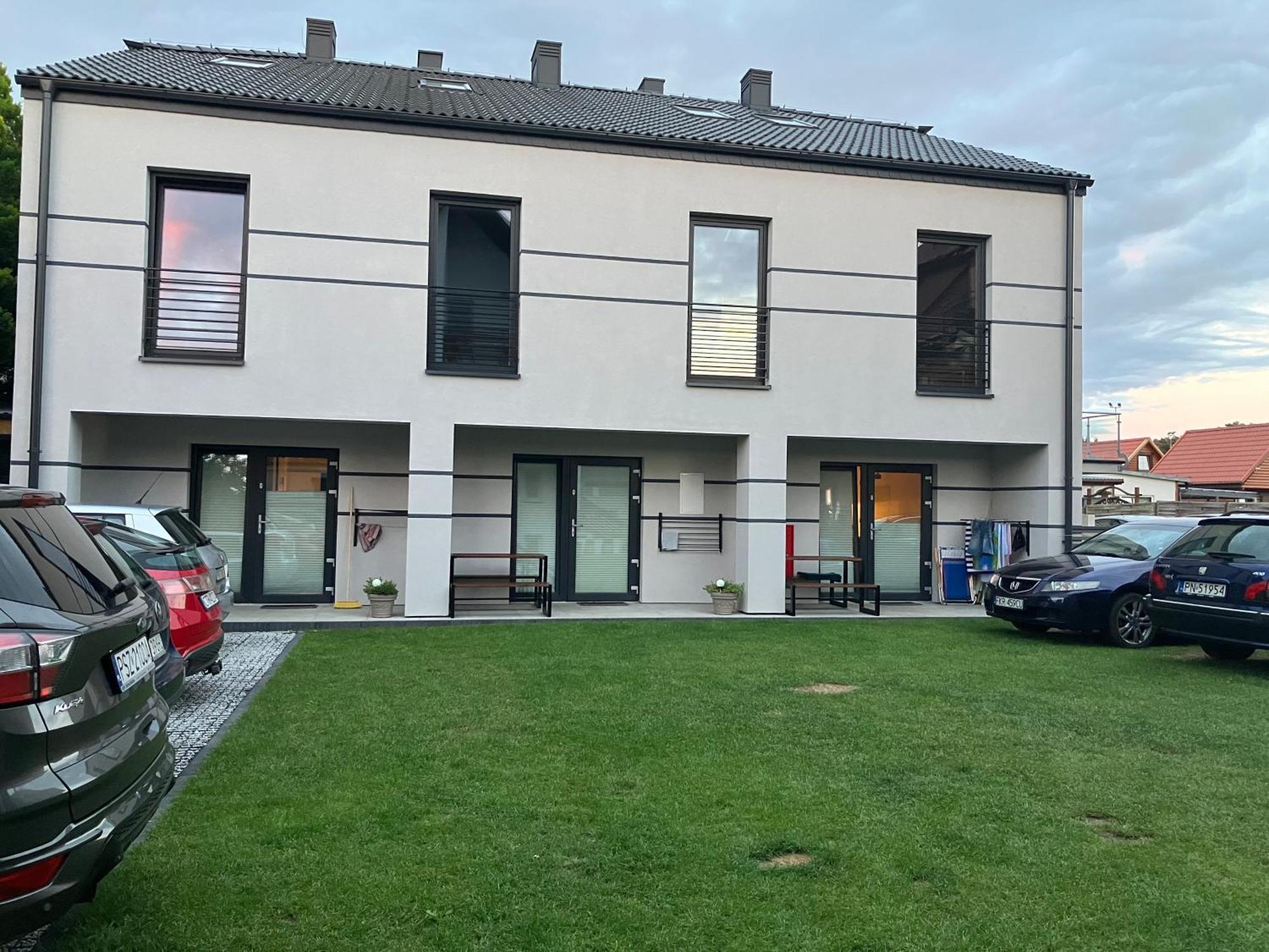 Agat Pokoje Goscinne Apartamenty Pobierowo Esterno foto